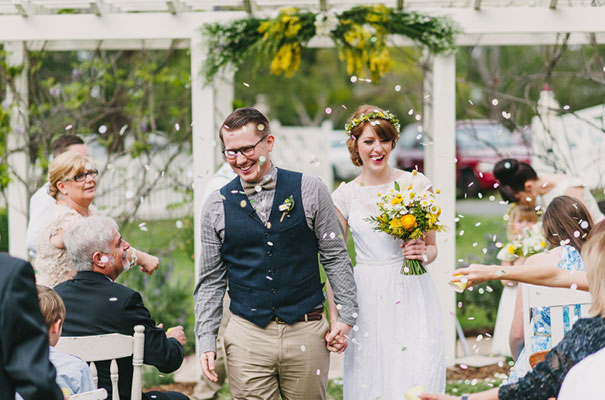 yellow-country-vintage-lace-dress-daisies-wedding-jess-jackson26