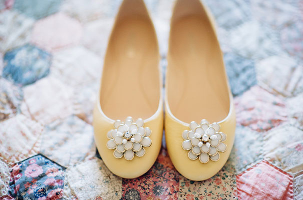 yellow-country-vintage-lace-dress-daisies-wedding-jess-jackson3