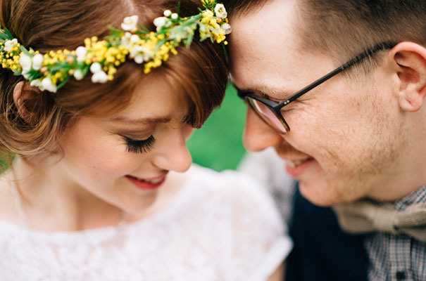 yellow-country-vintage-lace-dress-daisies-wedding-jess-jackson35