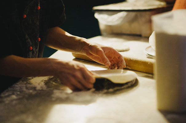yellow-country-vintage-lace-dress-daisies-wedding-jess-jackson43
