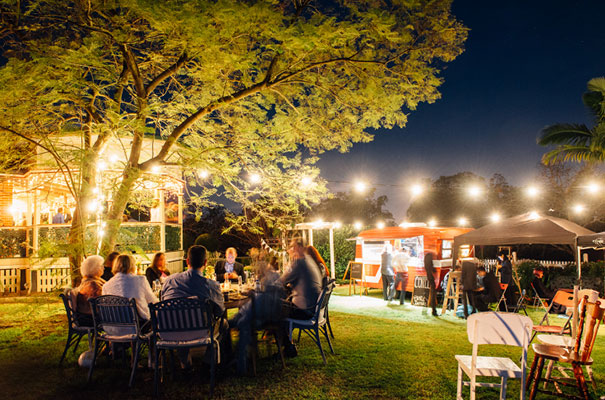 yellow-country-vintage-lace-dress-daisies-wedding-jess-jackson54