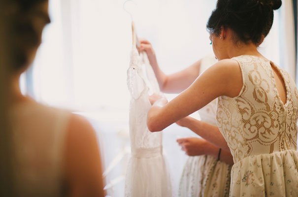 yellow-country-vintage-lace-dress-daisies-wedding-jess-jackson7