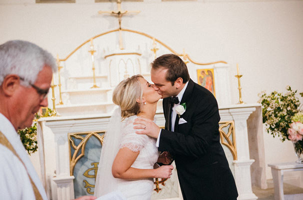 kangaroo-valley-country-wedding-pink-berry-flowers10