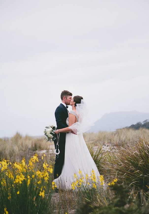 Anna-campbell-TAS-wedding-photographer3
