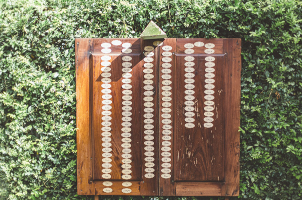 DIY-backyard-wedding-ladder-floral-styling-inspiration13