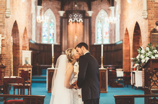 DIY-backyard-wedding-ladder-floral-styling-inspiration22