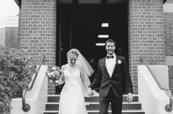 DIY-backyard-wedding-ladder-floral-styling-inspiration23