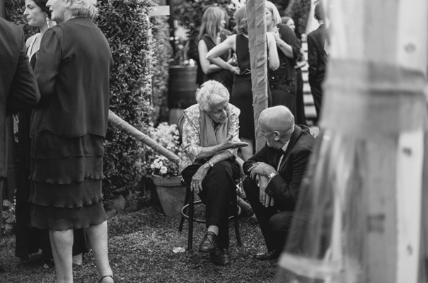 DIY-backyard-wedding-ladder-floral-styling-inspiration33