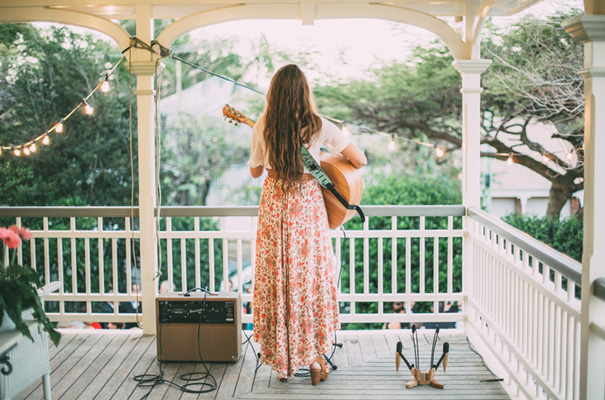 DIY-backyard-wedding-ladder-floral-styling-inspiration34