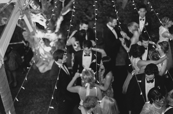 DIY-backyard-wedding-ladder-floral-styling-inspiration40