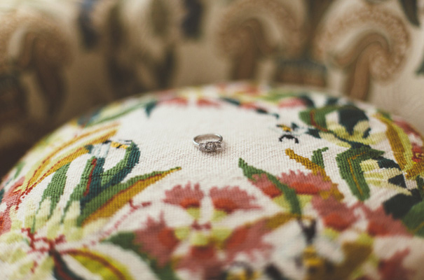 DIY-backyard-wedding-ladder-floral-styling-inspiration5