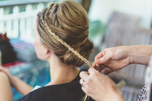 DIY-backyard-wedding-ladder-floral-styling-inspiration6