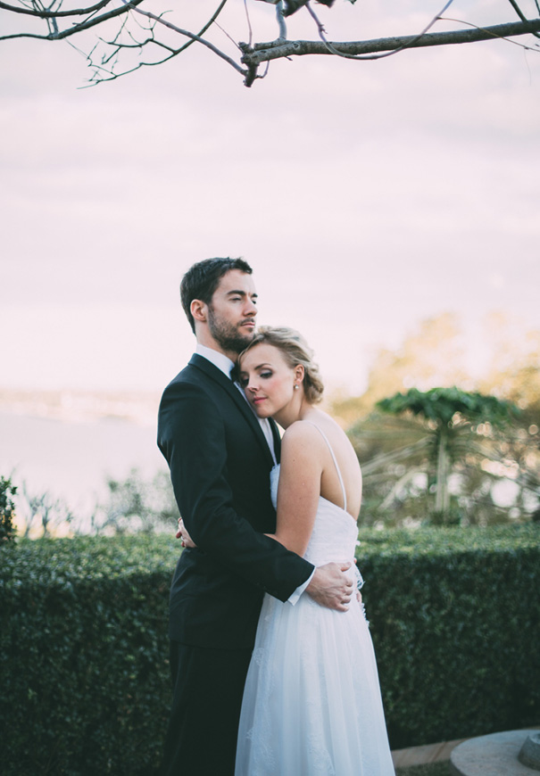 best-DIY-backyard-wedding-ladder-floral-styling-inspiration6