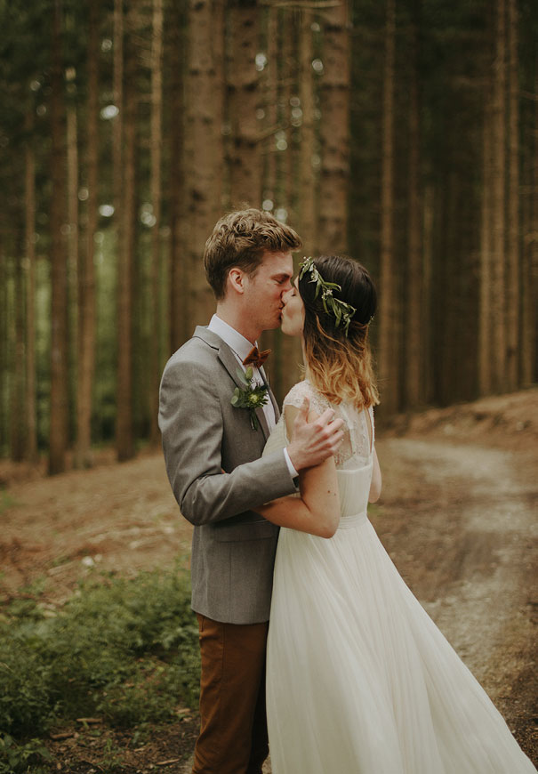 j-crew-wedding-dress-netherlands-real-wedding-provincial-backyard-bbq3