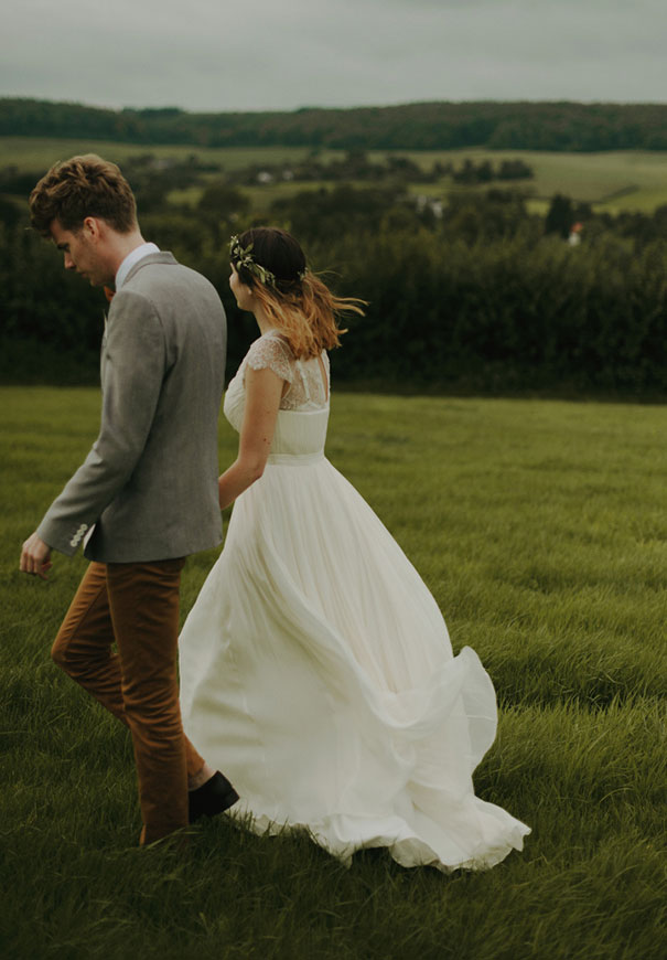 j-crew-wedding-dress-netherlands-real-wedding-provincial-backyard-bbq6