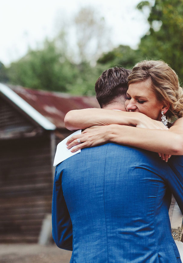 forever-soles-karen-willis-holmes-beck-rocchi-wedding-photographer-barefoot-bride4