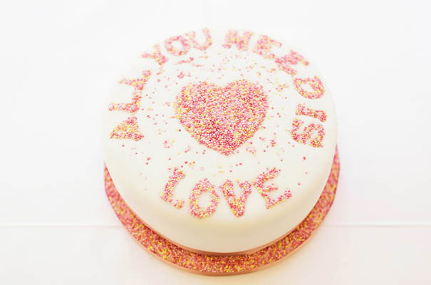 wedding-cake-different-ideas-fruit-flowers-succulents-dessert3