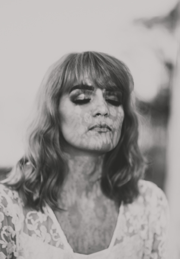 pink-hair-rock-n-roll-gypsy-boho-bridal-inspiration9