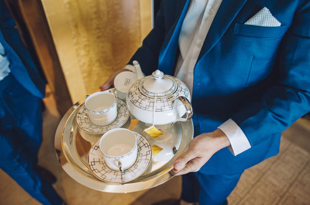 vietnamese-tea-ceremony-red-wedding-dress-bridal-gown-mitch-pohl10