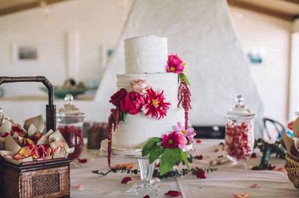 vietnamese-tea-ceremony-red-wedding-dress-bridal-gown-mitch-pohl21