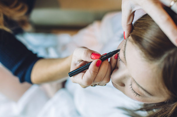 vietnamese-tea-ceremony-red-wedding-dress-bridal-gown-mitch-pohl3