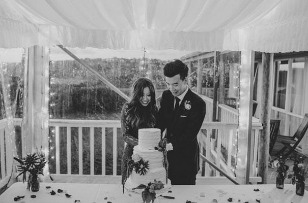 vietnamese-tea-ceremony-red-wedding-dress-bridal-gown-mitch-pohl53