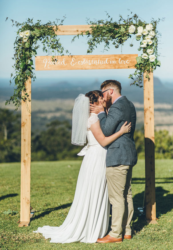 QLD-stories-by-ash-queensland-wedding-gold-wreath-bride