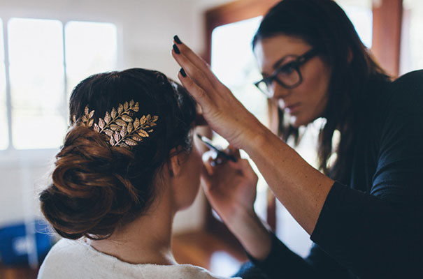 stories-by-ash-queensland-wedding-gold-wreath-bride10