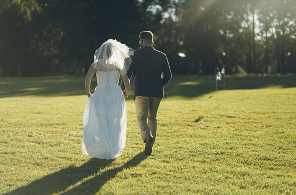 stories-by-ash-queensland-wedding-gold-wreath-bride29