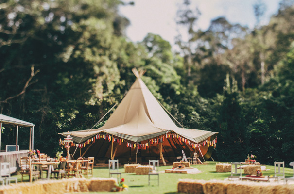 teepee-bright-fun-DIY-wedding-The-Robertsons-Photography30