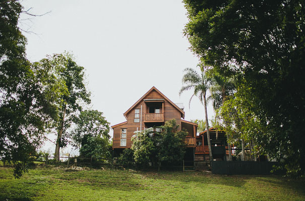 awesome-outdoor-wedding-twig-grace-stylist-prop-hire