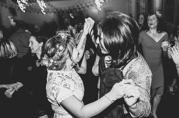 lost-in-paris-fun-relaxed-jewish-wedding-martine-payne-photography34