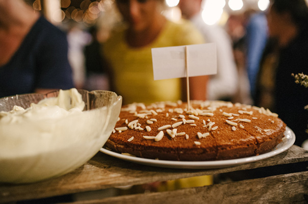 melbourne-victorian-barn-country-yellow-wedding31