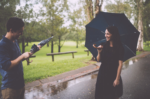 rainy-engagement-photos-love-wedding11