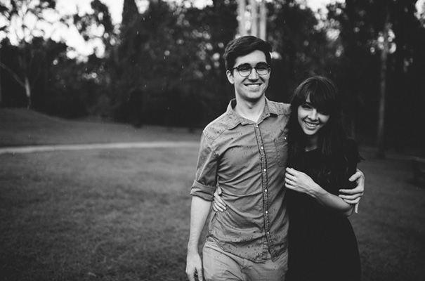 rainy-engagement-photos-love-wedding2