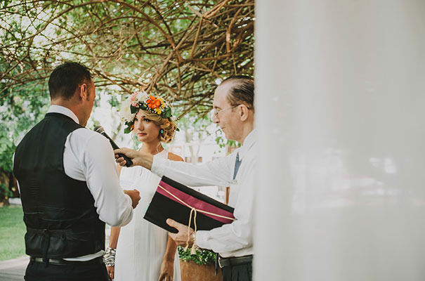 thailand-destination-wedding-photographer-flower-crown14