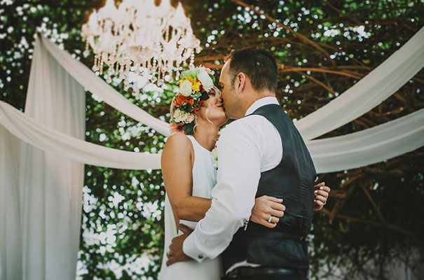 thailand-destination-wedding-photographer-flower-crown16