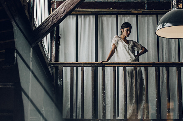 Laure-de-Sagazan-french-lace-bridal-gown-wedding-dress10