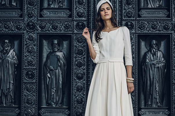 Laure-de-Sagazan-french-lace-bridal-gown-wedding-dress18