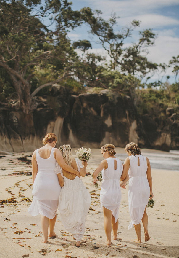 NZ-rue-de-seine-danelle-bohane-new-zealand-backyard-wedding-inspiration-daisies54