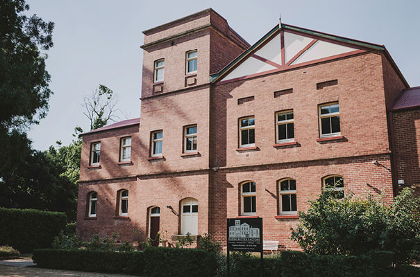 butter-factory-wedding-flower-crown15