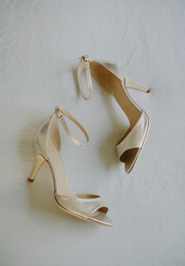 elegant-romantic-DIY-country-wedding-heart-and-colour