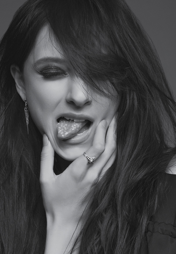 meadowlark-black-and-white-portraits-lorde-rings-jewellery4