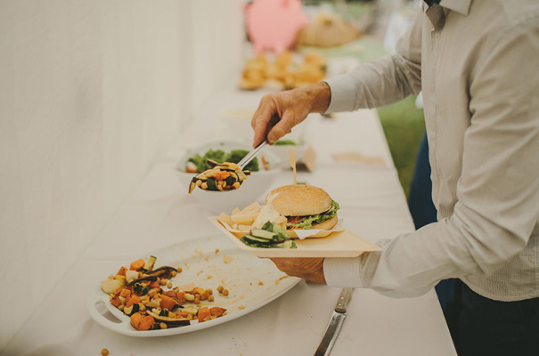 rue-de-seine-danelle-bohane-new-zealand-backyard-wedding-inspiration-daisies37