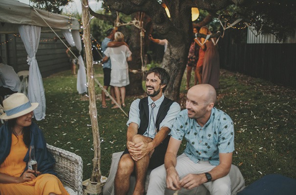 rue-de-seine-danelle-bohane-new-zealand-backyard-wedding-inspiration-daisies49