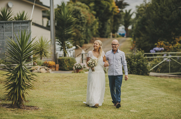 rue-de-seine-danelle-bohane-new-zealand-backyard-wedding-inspiration-daisies9