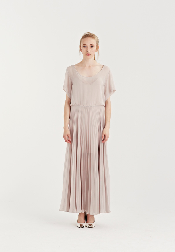 Bridesmaid-Juliette-Hogan-neautral-colours-cool-best-designer10
