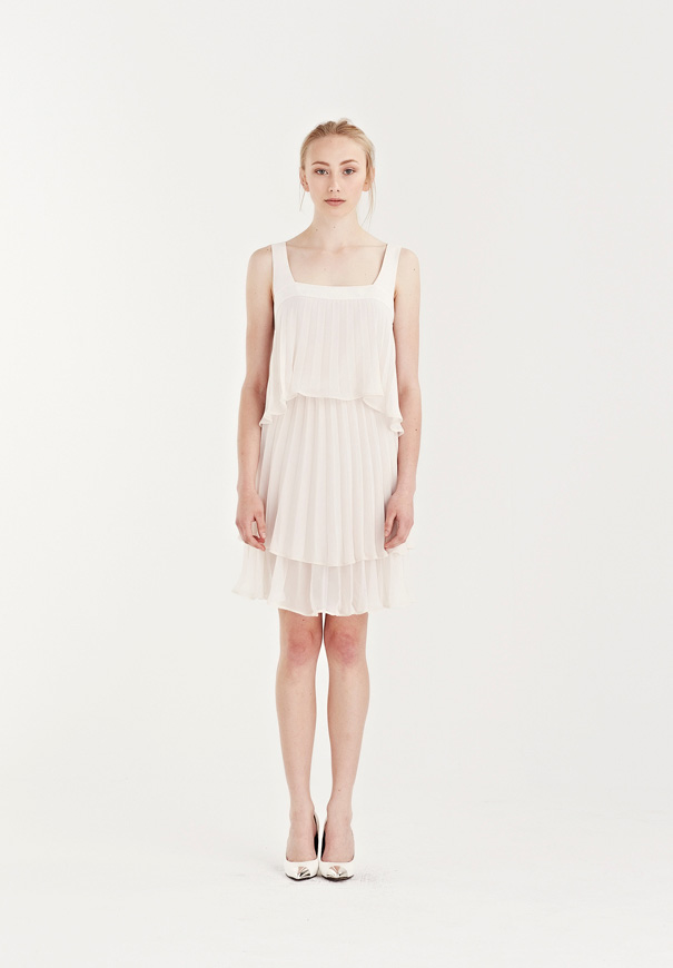 Bridesmaid-Juliette-Hogan-neautral-colours-cool-best-designer2