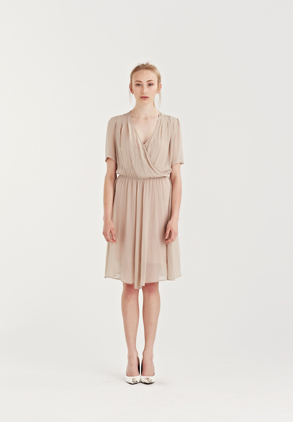 Bridesmaid-Juliette-Hogan-neautral-colours-cool-best-designer5