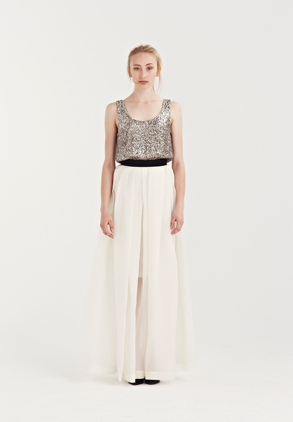 Bridesmaid-Juliette-Hogan-neautral-colours-cool-best-designer6